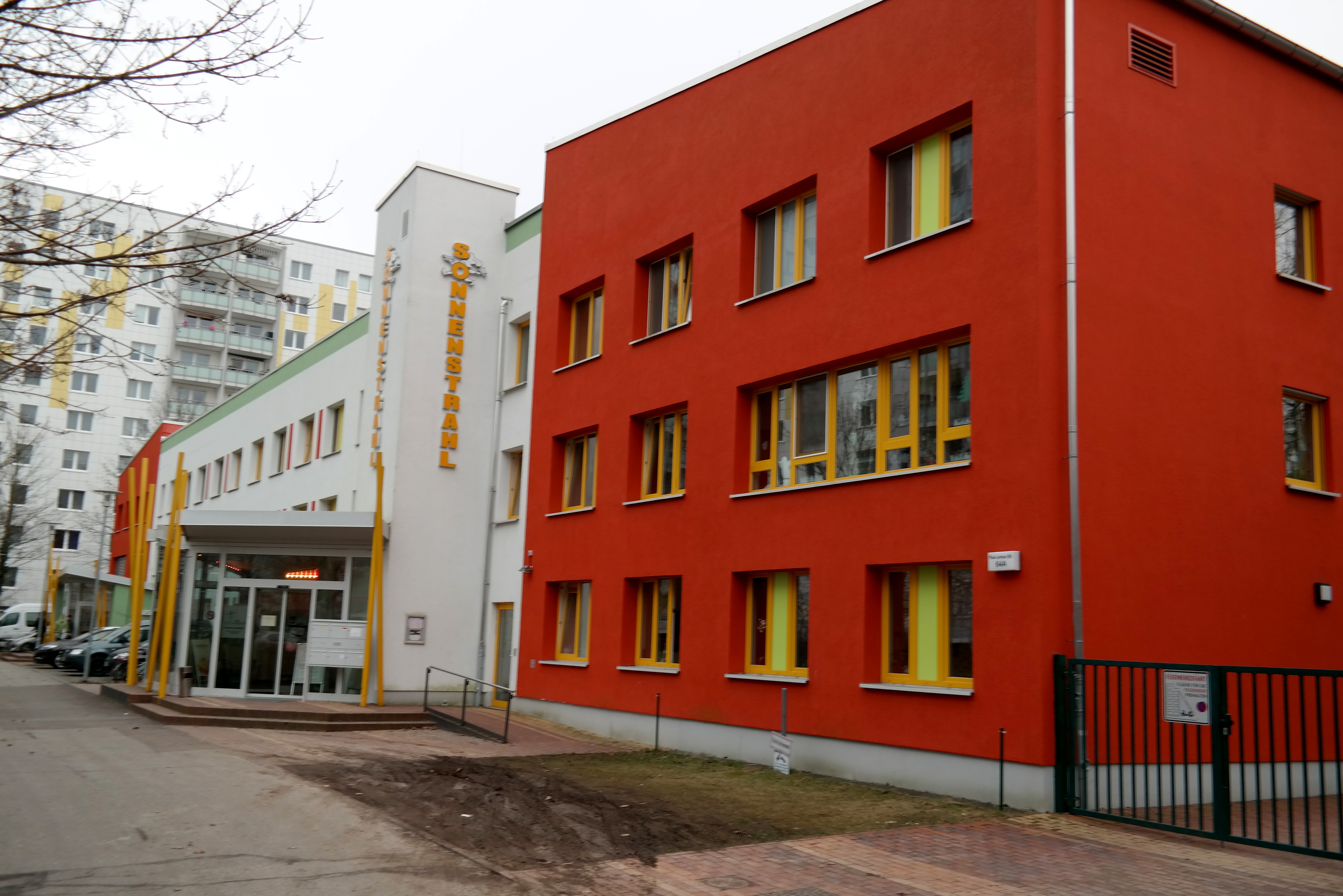 Eingang zum StadtteilzentrumEingang zum Haus der Generationen